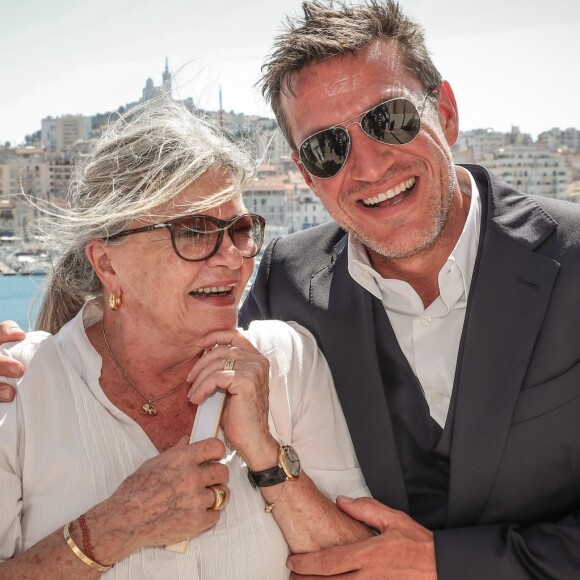 Exclusif - Benjamin Castaldi et sa mère Catherine Allégret - Terrasse de la Mairie - Mariage civil de Benjamin Castaldi et Aurore Aleman à la mairie de Marseille, le 27 août 2016. © Jacovides-Moreau/Bestimage