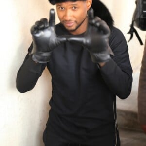 Usher s'amuse avec les photographes au Film Festival 2018 de Sundance à Park City, le 21 january 2018
