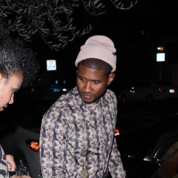 Exclusif - Le chanteur Usher et sa fiancée Grace Miguel sont allés diner en amoureux au restaurant The Little Door à West Hollywood, le 16 décembre 2017