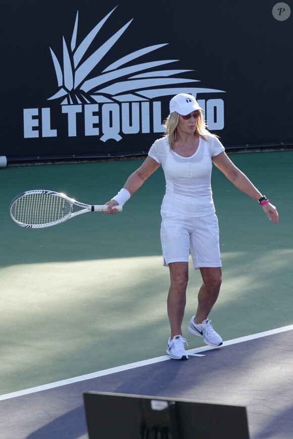 Nadia Comaneci lors d'un tournoi de tennis caritatif pour la 14e édition annuelle du "Desert Smash 2018" à La Quinta en Californie, le 6 mars 2018.