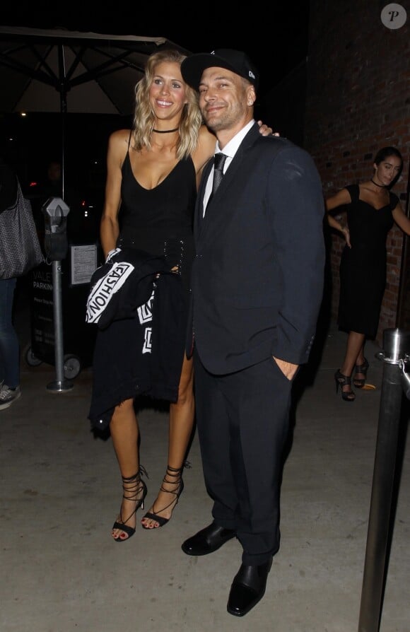 Kevin Federline et sa femme Victoria Prince quittent le club Tao à Los Angeles le 22 août 2017.
