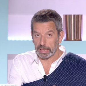 Michel Cymes blessé dans "Le Magazine de la santé" sur France 5. Le 8 mars 2018.