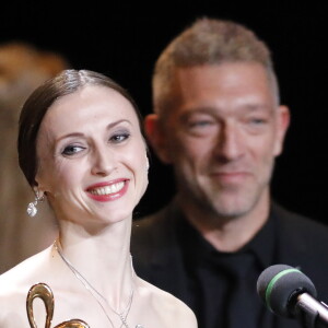 Vincent Cassel et Svetlana Zakharova lors des Prix internationaux de musique ''BraVo'' au théâtre Bolshoi à Moscou, Russie, le 11 mars 2018.