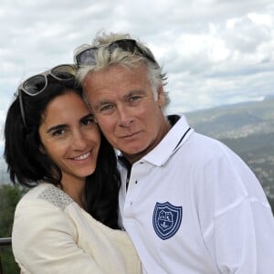 Exclusif - Franck Dubosc et son épouse Danièle - Le 1er Trophée du Sud des Alpes à Mougins a eu lieu sur la Côte d'Azur du 2 au 4 mai. A Nice, Paddle, à Isola 2000 ski et pour terminer à Mougins, pétanque le 4 mai 2014.