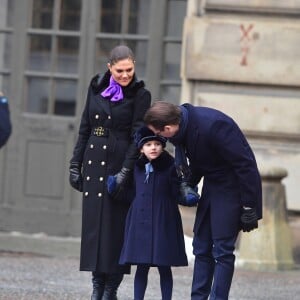 La princesse Victoria, accompagnée par son mari le prince Daniel et leur fille la princesse Estelle, célébrait le 12 mars 2018 avec le public la saint Victoria dans la cour intérieur du palais royal Drottningholm, à Stockholm.