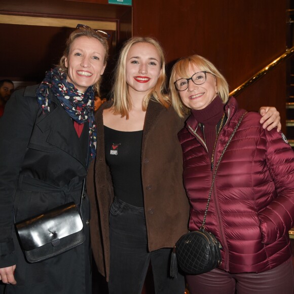 Alexandra Lamy avec sa fille Chloé Jouannet et sa mère Michele Lamy - Représentation de la pièce "Les Monologues du Vagin" au théâtre le Comédia à Paris le 12 mars 2018. © Guirec Coadic/Bestimage