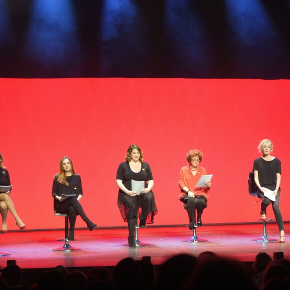 Nicole Calfan, Alison Wheeler, Charlotte Gaccio, Andréa Ferréol, Chloé Jouannet, Juliette Arnaud, Delphine Horvilleur - Représentation de la pièce "Les Monologues du Vagin" au théâtre le Comédia à Paris le 12 mars 2018. © Guirec Coadic/Bestimage