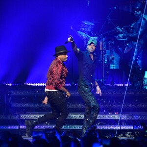 Enrique Iglesias et Pitbull en concert à l'American Airlines Arena à Miami, le 23 juin 2017.