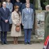 Meghan Markle avec la famille royale d'Angleterre autour de la reine Elizabeth II lors de la messe de Noël à Sandringham le 25 décembre 2017.