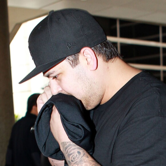 Rob Kardashian arrive à l'aéroport de Los Angeles le 24 mai 2014