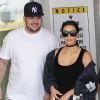 Kim Kardashian et son frère Rob Kardashian à Beverly Hills, le 26 avril 2016