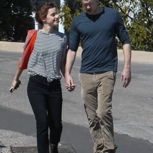 Exclusif - Emma Watson et son nouveau compagnon Chord Overstreet se promènent à Los Angeles, le 8 mars 2018.