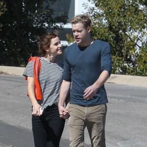 Exclusif - Prix Spécial - No Web - Emma Watson et son nouveau compagnon Chord Overstreet se promènent à Los Angeles, le 8 mars 2018.  Exclusive - No Web - Germany call for price - Young British star Emma Watson have someone new in her life: Glee alum Chord Overstreet! The Harry Potter star was spotted all smiles this afternoon while holding hands with her new man as the new couple enjoyed a romantic walk! Emma previously dated William "Mack" Knight for two years before they reportedly broke up in 2017. Los Angeles, March 8th, 2018.08/03/2018 - Los Angeles
