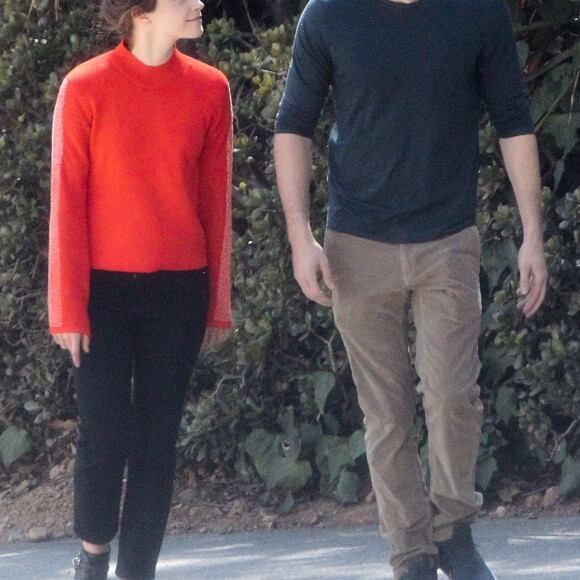 Exclusif - Prix Spécial - No Web - Emma Watson et son nouveau compagnon Chord Overstreet se promènent à Los Angeles, le 8 mars 2018.  Exclusive - No Web - Germany call for price - Young British star Emma Watson have someone new in her life: Glee alum Chord Overstreet! The Harry Potter star was spotted all smiles this afternoon while holding hands with her new man as the new couple enjoyed a romantic walk! Emma previously dated William "Mack" Knight for two years before they reportedly broke up in 2017. Los Angeles, March 8th, 2018.08/03/2018 - Los Angeles