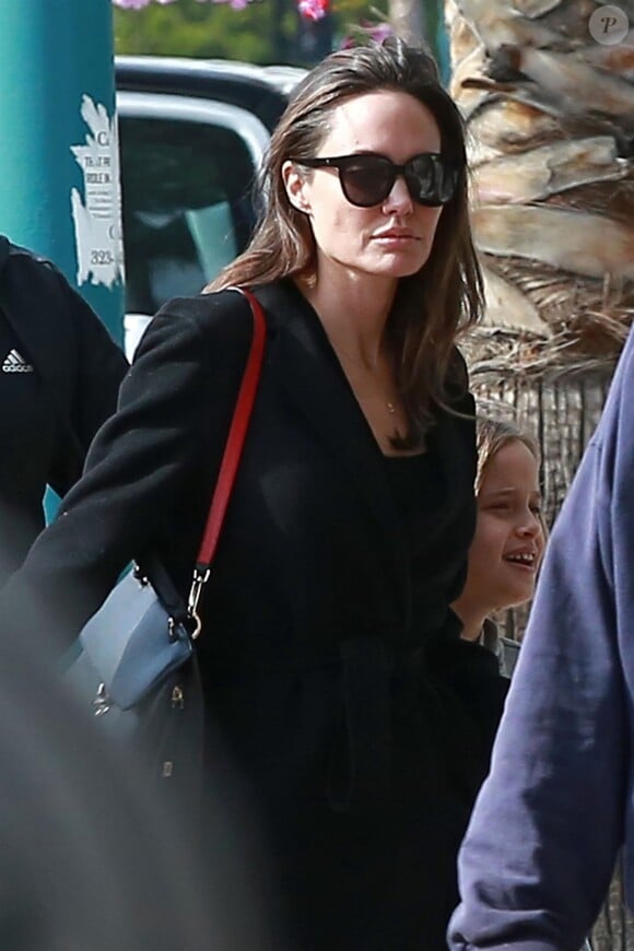 Exclusif - Angelina Jolie a emmené ses enfants Shiloh, Zahara, Vivienne et Knox voir le reboot du film "Tomb Raider" au cinéma dans le quartier de North Hollywood à Los Angeles, le 18 mars 2018