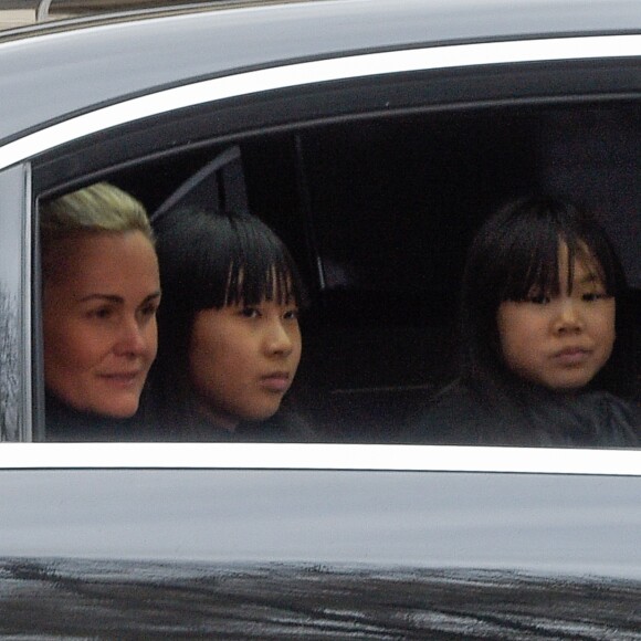 Laeticia Hallyday et ses filles Jade et Joy - Sorties de l'église de la Madeleine après les obsèques de Johnny Hallyday à Paris, le 9 décembre 2017. © Coadic Guirec/Bestimage