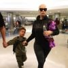 Amber Rose et son fils Sebastian arrivent à l'aéroport de Los Angeles, le 19 octobre 2017.