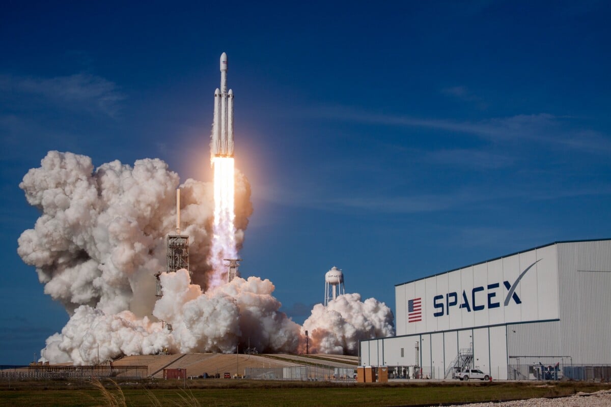 Fusée SpaceX en vol