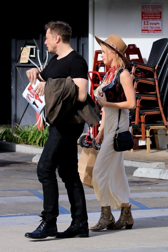 Exclusif - No Web - Amber Heard est allée prendre le petit-déjeuner avec son ex-compagnon Elon Musk au Sweet Butter Kitchen à Sherman Oaks. Los Angeles, le 16 novembre 2017.