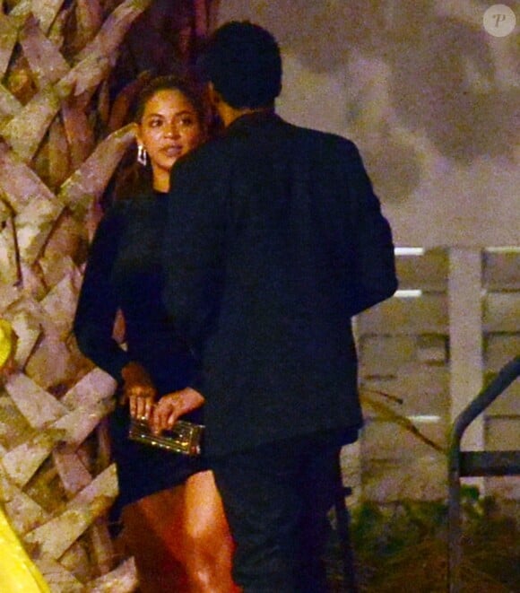 Exclusif - Jay-Z et sa femme Beyoncé sont allés diner avec des amis à Miami, le 9 février 2018
