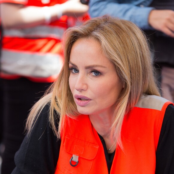 Adriana Karembeu lors du lancement des Journées Nationales de la Croix Rouge Française place Rihour à Lille, le 10 juin 2017. © Stéphane Vansteenkiste/Bestimage