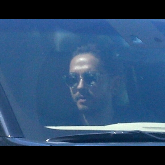 Exclusif - Tom Kaulitz sort de chez Heidi Klum au volant de sa voiture à Beverly Hills, le 25 mars 2018.