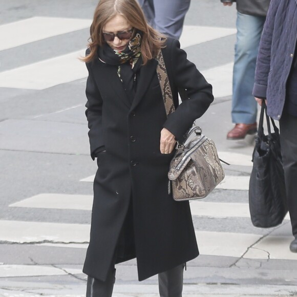 Isabelle Huppert - Obsèques de Stéphane Audran en l'église Saint-Roch à Paris. Le 3 avril 2018