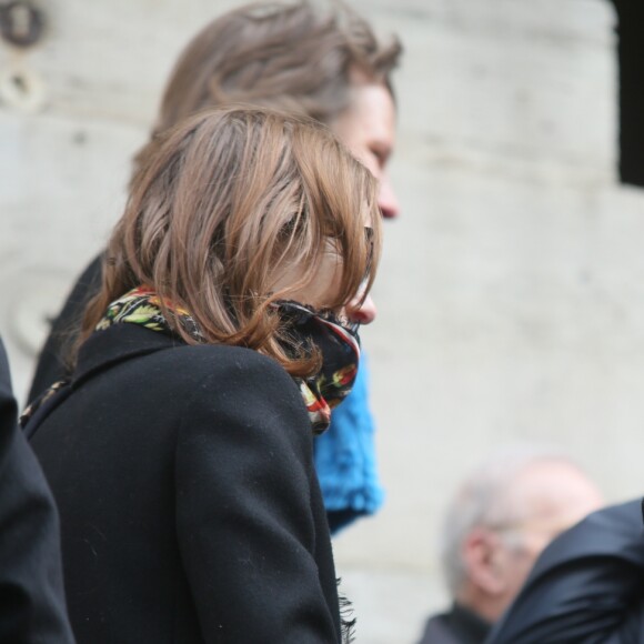 Isabelle Huppert - Sorties des obsèques de Stéphane Audran en l'église Saint-Roch à Paris. Le 3 avril 2018