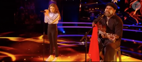 Gulann et Maëlle dans The Voice 7 sur TF1 le 7 avril 2018.