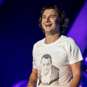 Exclusif - Michaël Youn avec un T-Shirt Coluche lors de l'enregistrement de l'émission "Les Enfoirés Kids" au Zénith d'Aix le 19 novembre 2017 © Cyril Moreau / Bestimage