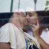 Brooklyn Beckham embrasse le mannequin Lexi Wood dans un salon de tatouage à West Hollywood, le 7 avril 2018. Le jeune homme de 19 ans, qui s'était pourtant réconcilié avec Chloe Grace Moretz, semble avoir tourné la page.
