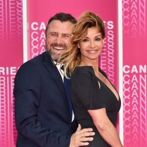 Alexandre Brasseur et Ingrid Chauvin, "stars de Demain nous appartient", sur le Pink Carpet lors du premier festival CanneSéries pour la présentation des séries "Killing Eve" et "When Heroes Fly", à Cannes, le 8 avril 2018.© Bruno Bebert/Bestimage