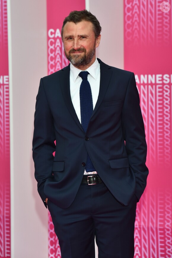 Alexandre Brasseur sur le Pink Carpet lors du premier festival CanneSéries pour la présentation des séries "Killing Eve" et "When Heroes Fly", à Cannes, le 8 avril 2018.© Bruno Bebert/Bestimage