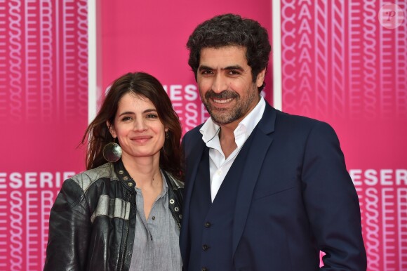 Aurore Erguy et Abdelhafid Metalsi, stars de "Chérif", sur le Pink Carpet lors du premier festival CanneSéries pour la présentation des séries "Killing Eve" et "When Heroes Fly", à Cannes, le 8 avril 2018. © Bruno Bebert/Bestimage