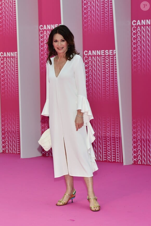 Iris Berben ("The Typist") sur le Pink Carpet lors du premier festival CanneSéries pour la présentation des séries "Killing Eve" et "When Heroes Fly", à Cannes, le 8 avril 2018. © Bruno Bebert/Bestimage