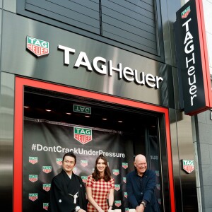 Bella Hadid, ambassadrice de TAG Heuer, assiste à la cérémonie d'ouverture d'une nouvelle boutique TAG Heuer dans le quartier de Ginza à Tokyo, Japon, le 9 avril 2018.