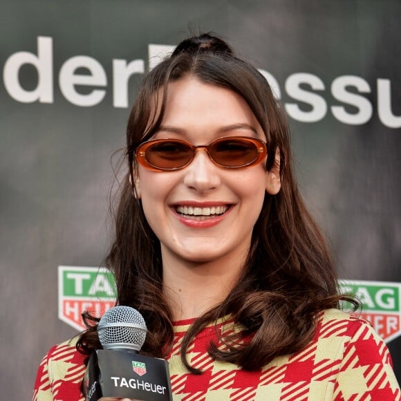 Bella Hadid, ambassadrice de TAG Heuer, assiste à la cérémonie d'ouverture d'une nouvelle boutique TAG Heuer dans le quartier de Ginza à Tokyo, Japon, le 9 avril 2018.