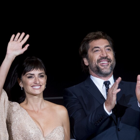 Penelope Cruz et son mari Javier Bardem - Avant-première du film "Loving Pablo" lors du 65ème festival du film de San Sebastian, le 30 octobre 2017.