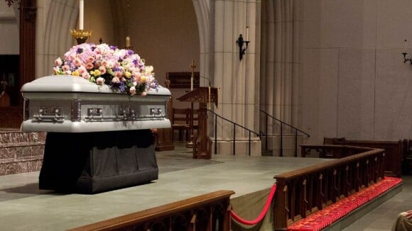 George H.W. Bush : Déchirante photo devant le cercueil de sa femme...