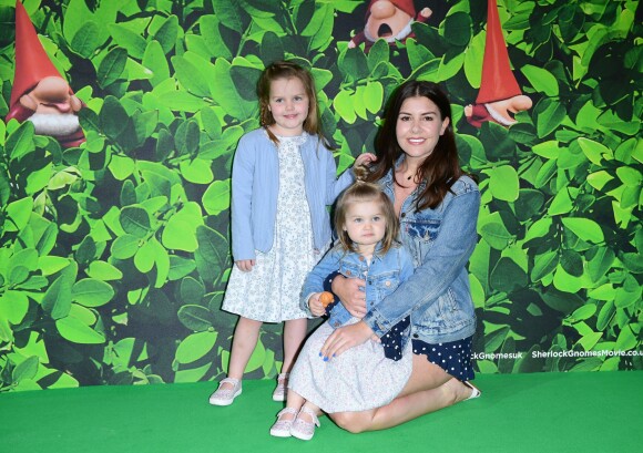 Imogen Thomas et ses filles à la première de Sherlock Gnomes à Londres, le 22 avril 2018.
