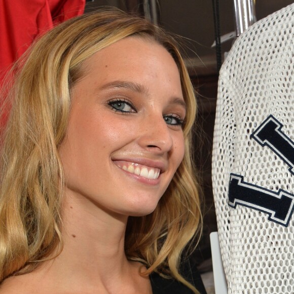 Ilona Smet au backstage de la 10e édition du "Etam Live Show" (Etam Lingerie) lors de la Fashion Week à l'école nationale supérieure des beaux-arts à Paris, France, le 26 septembre 2017. Photo by CVS-Veeren/Bestimage