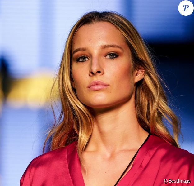 Ilona Smet au backstage - 10e édition du "Etam Live Show" (Etam Lingerie) lors de la Fashion Week à Paris, France, le 26 septembre 2017.