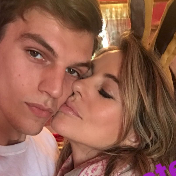 Elizabeth Hurley et son neveu Miles. Avril 2018.