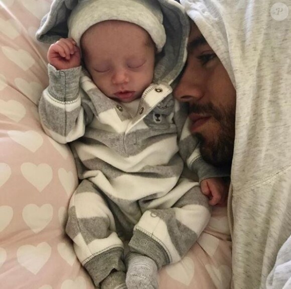Enrique Iglesias et un de ses bébés sur Instagram, janvier 2018
