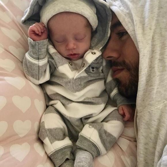 Enrique Iglesias et un de ses bébés sur Instagram, janvier 2018