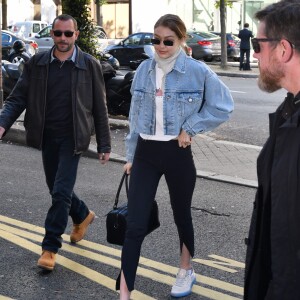 Gigi Hadid à l'hôtel Royal Monceau à Paris, le 2 mai 2018.