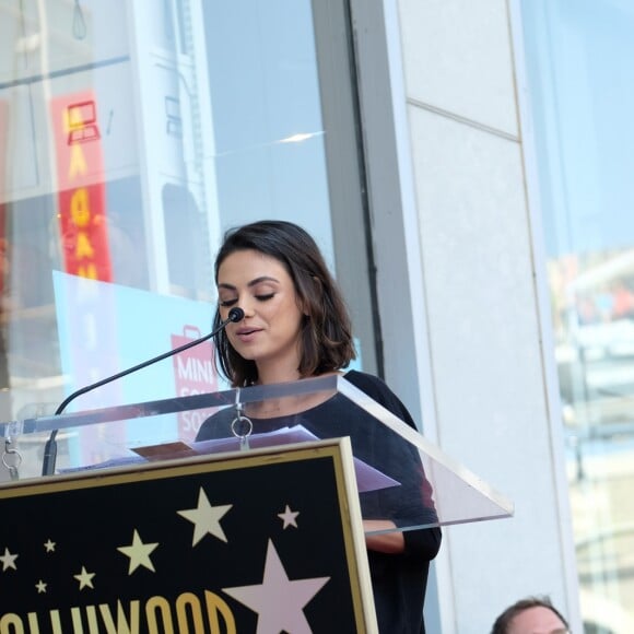 Zoe Saldana reçoit son étoile sur le Walk Of Fame à Hollywood, le 3 mai 2018. 