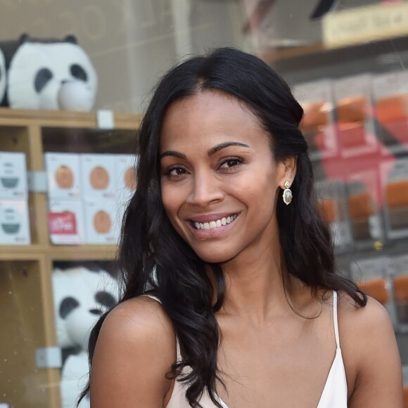 Zoe Saldana reçoit son étoile sur le Walk Of Fame à Hollywood, le 3 mai 2018. 