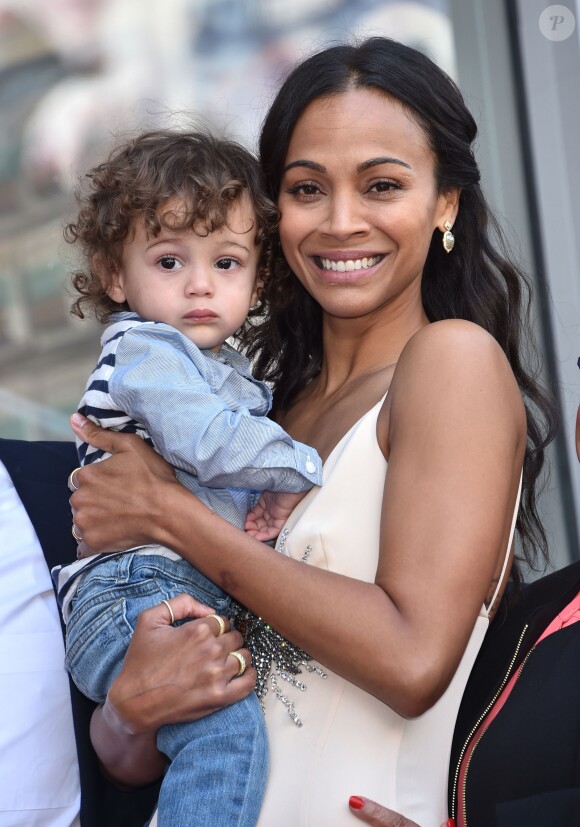 Zoe Saldana reçoit son étoile sur le Walk Of Fame à Hollywood, le 3 mai 2018. 