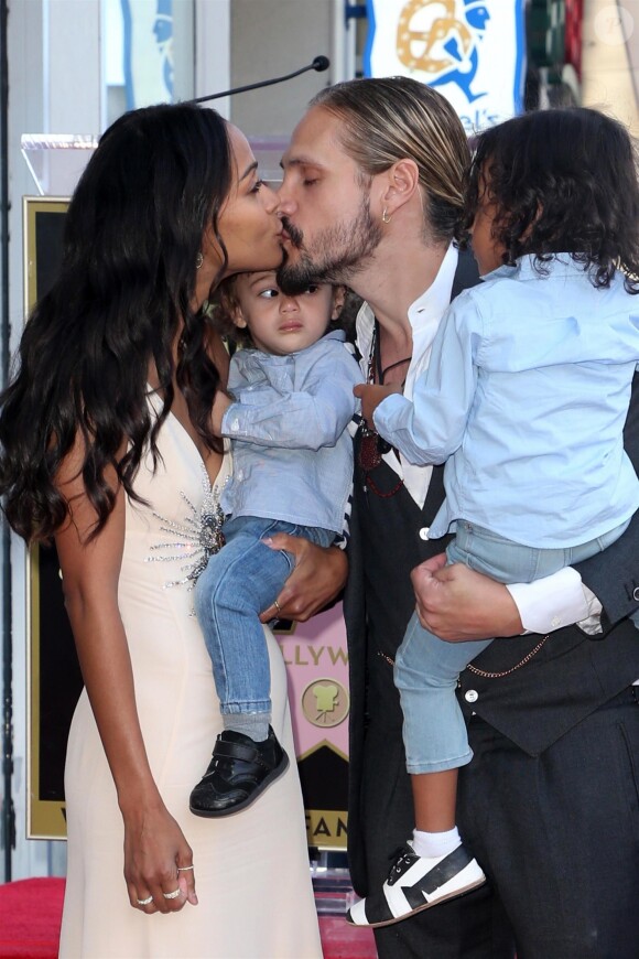 Zoe Saldana reçoit son étoile sur le Walk Of Fame à Hollywood, le 3 mai 2018. 